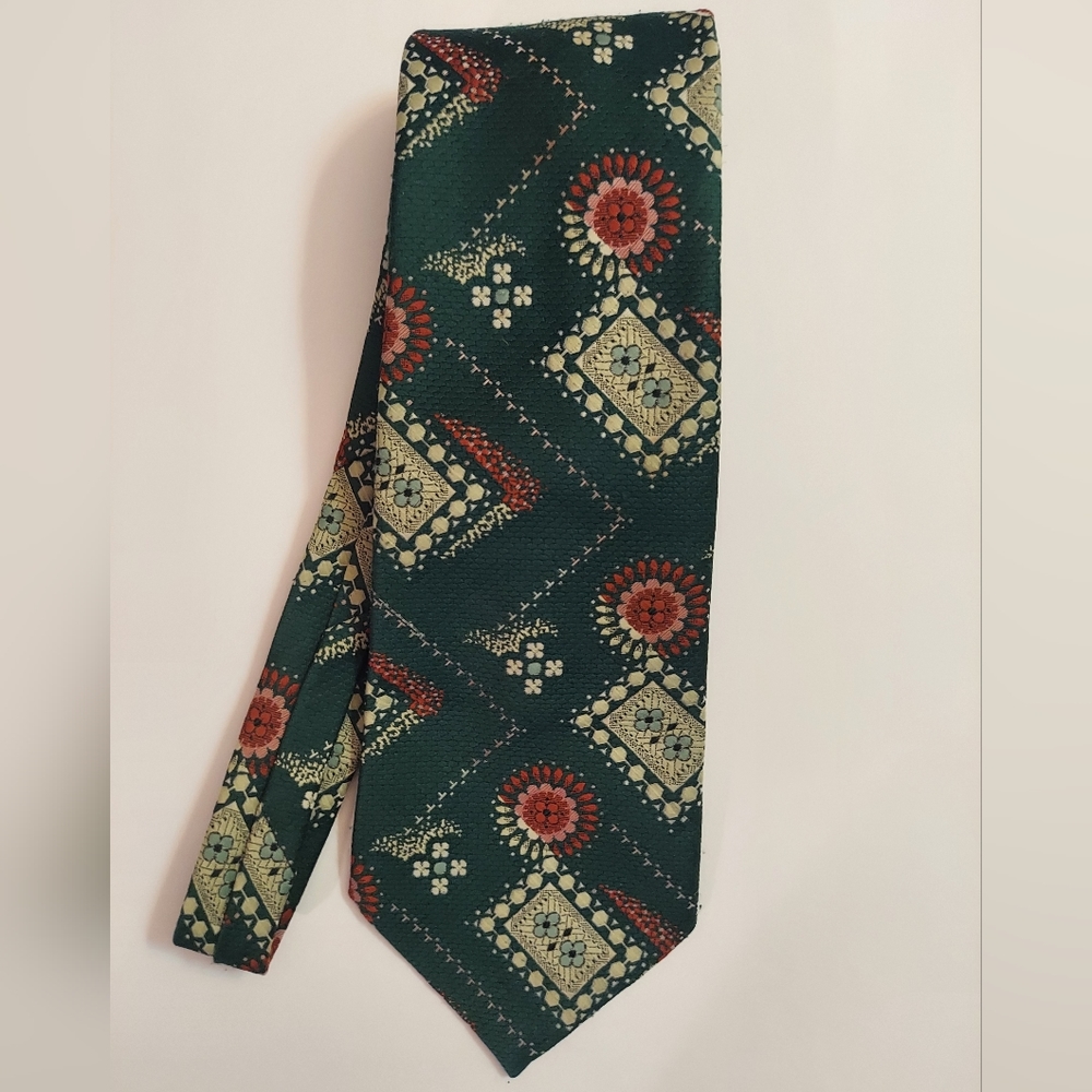 Vintage 70s Prince Consort Golden Clasp tie